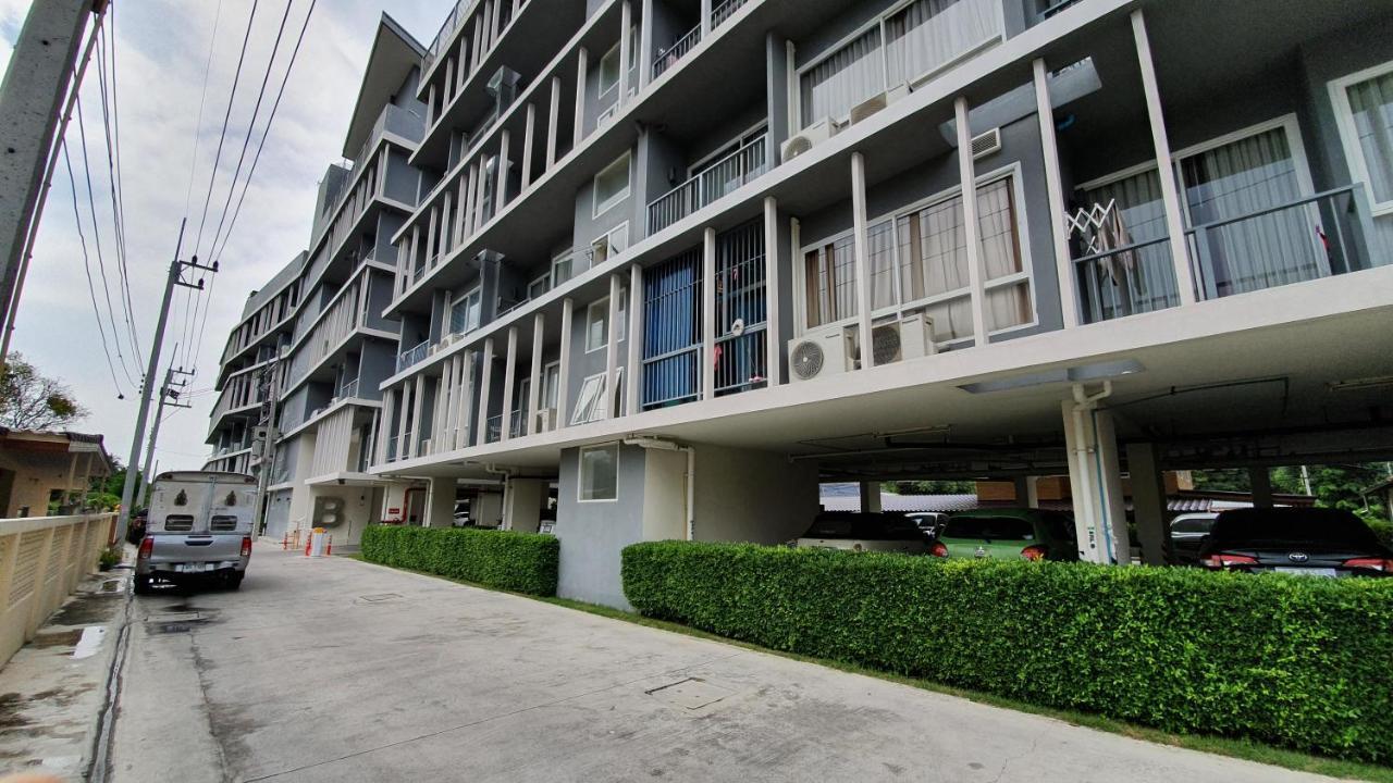 Apartamento The Patio Bangsaen Exterior foto